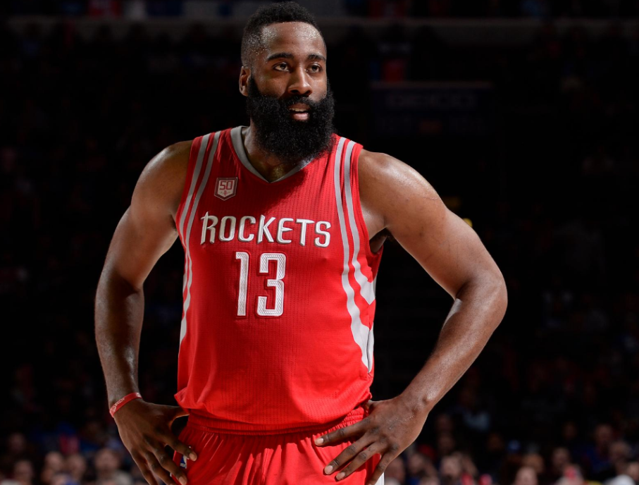 转会期NBA季后赛传出新动向；皇家马德里战术微调；管理层表态——悬念犹存；控场能力受关注的简单介绍